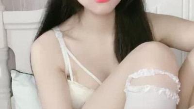 [동양야동] 재능 미녀 양양야, 얼굴을 내밀면 나는 유련의 멋진 쇼를 본다 생방송, 흰 실크 정취 각종 소란스러운 늑대 친구, 핑크빛 소굴 클로즈업, 젖 비비기, 샤워하기, 화려한 춤 자극. [섹트야동,쇼츠야동,한국야동,딸퀸야동]
